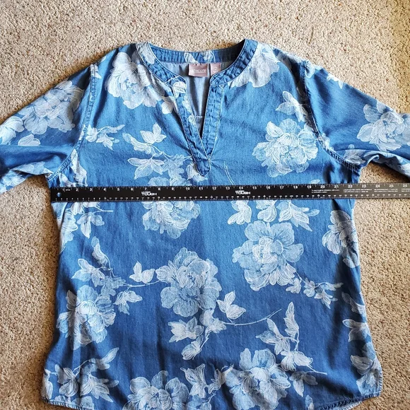 Chico's Soft Chambray 3/4 Rollup Sleeves Blue and White Floral Print Size Large - Picture 7 of 10